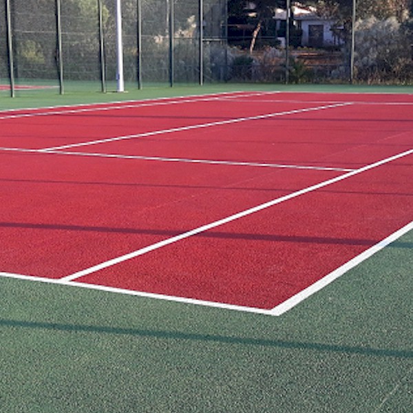 pista_tenis_instalaciones01